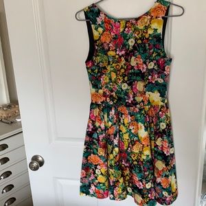 Zara Basic pocket flower dress